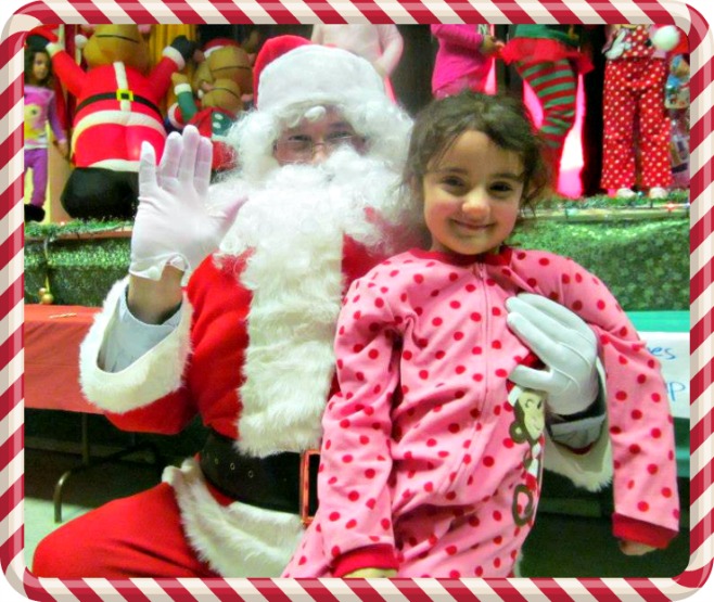 Santa Clauss y Sarah en Navidad