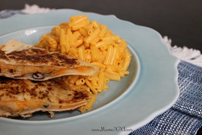 mac and cheese with chicken quesadilla