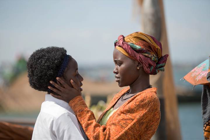 queen of katwee, lupita nyongo, disney, reseña