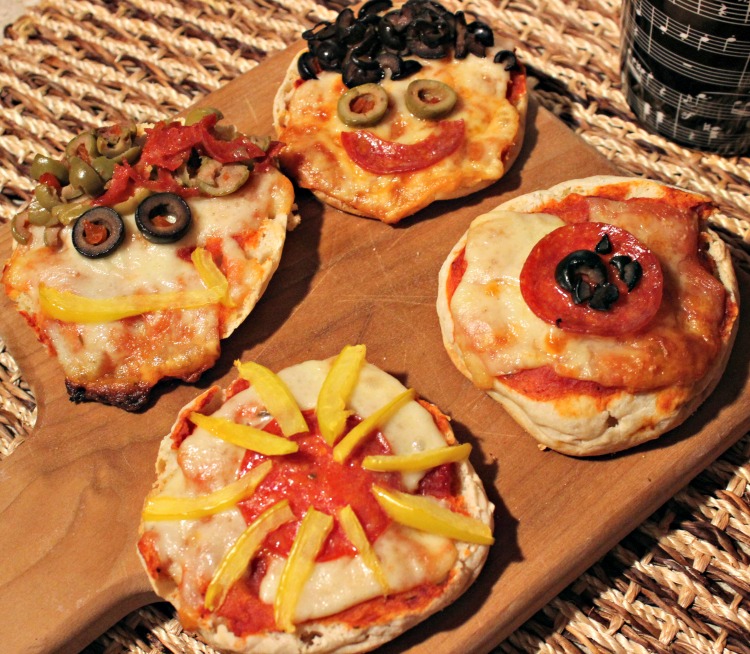 mini pizzas, pizzas individuales, niños, desayuno divertido