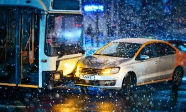 accidentes de auto en texas por inundaciones