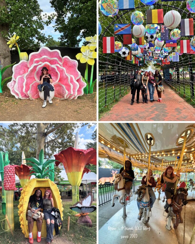 Un collage fotográfico de cuatro imágenes cuadradas que captura la visita de Romina y Sarah al Philadelphia Chinese Lantern Festival en Franklin Square. En el cuadrante superior izquierdo, Romina posa sonriendo dentro de una gran flor de loto luminosa rosa y amarilla durante el día. En el cuadrante superior derecho, Romina y tres adolescentes (incluyendo Sarah) caminan juntas por una pasarela del festival rodeada de luces colgantes rojas. En el cuadrante inferior izquierdo, Sarah y una amiga posan alegremente dentro de una estructura de capullo de farol amarillo rodeada de flores gigantes. En el cuadrante inferior derecho, Romina y Sarah se divierten montando y posando en los caballos luminosos del carrusel del festival, con la estructura iluminada y un letrero que dice "Mama XXI blog since 2009". Todas las fotos muestran los detalles vibrantes de las instalaciones y el ambiente festivo y alegre. El collage está bien equilibrado y captura la esencia de la experiencia diurna y nocturna.